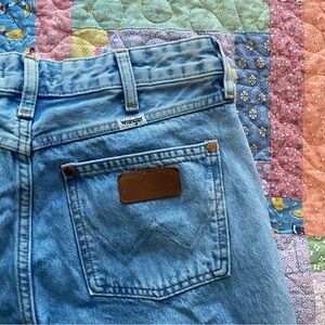 Wrangler X FreePeople Bonnie light wash, low rise flare jeans 100% cotton